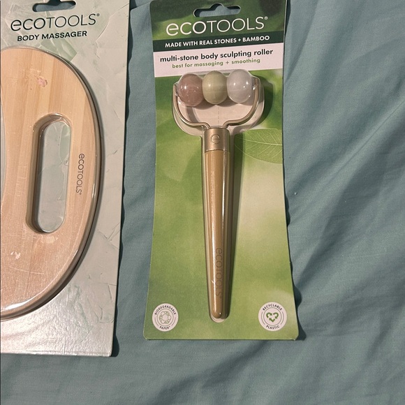 EcoTools Bamboo Massager and Roller Set with Black Scrubber - Picture 3 of 6